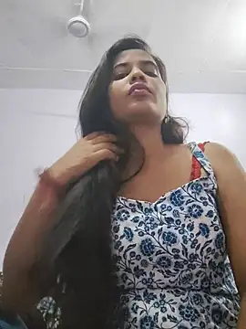 cute radhikaa online show from 14, 7, 2026