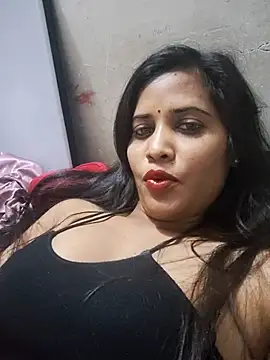 cute radhikaa online show from 5, 4, 2026