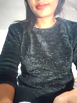 cute radhikaa online show from 18, 12, 2025