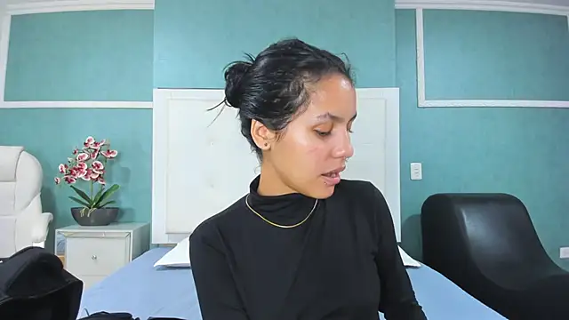 ania gomez online show from 3, 12, 2025