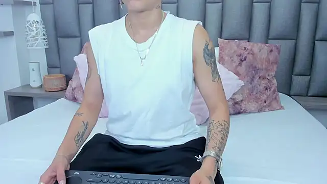 Snapshot of ZoeKrug chatting on 20, 2, 2026 ZoeKrug online show from 20, 2, 2026