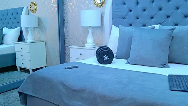 ZoeKrug online show from 5, 11, 2025