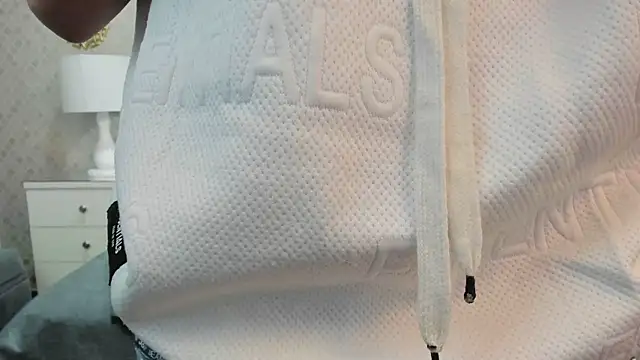 ZoeKrug online show from 30, 9, 2025