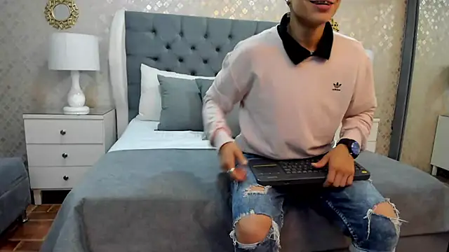 ZoeKrug online show from 20, 9, 2025