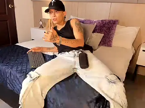 Snapshot of ZoeKrug chatting on 12, 2, 2026 ZoeKrug online show from 12, 2, 2026