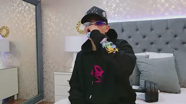 ZoeKrug online show from 7, 1, 2026