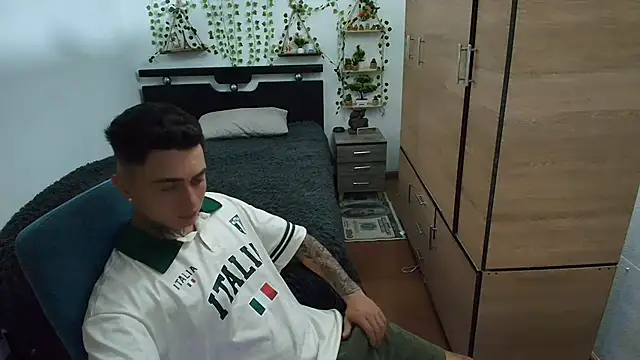 santii ss online show from 15, 4, 2026