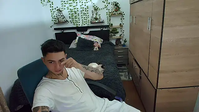 Snapshot of santii_ss chatting on 3, 5, 2026 santii ss online show from 3, 5, 2026
