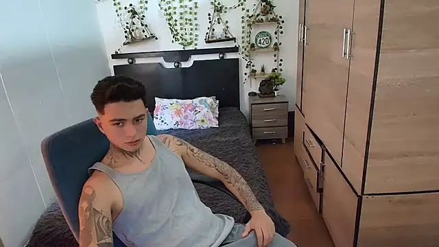 Snapshot of santii_ss chatting on 11, 6, 2026 santii ss online show from 11, 6, 2026