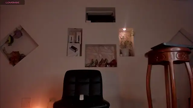 Chloe cooperr online show from 26, 10, 2025