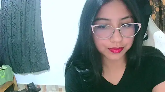 Snapshot of honeysweet111 chatting on 3, 10, 2025 honeysweet111 online show from 3, 10, 2025