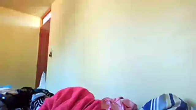 Snapshot of honeysweet111 chatting on 30, 10, 2025 honeysweet111 online show from 30, 10, 2025