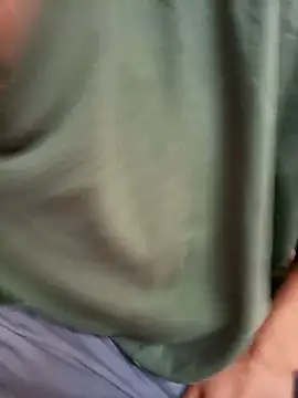 LecheDeSoya666 online show from 23, 9, 2025