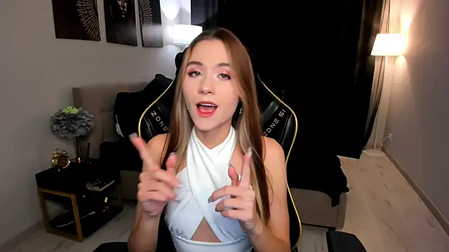 EllaCurtis online show from 6, 3, 2026