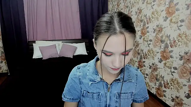 EllaCurtis online show from 4, 10, 2025