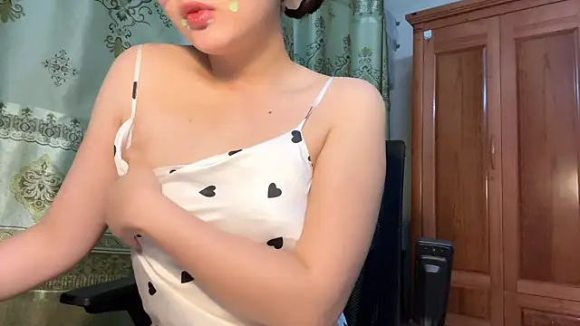 Snapshot of LinYi_Office chatting on 4, 7, 2026 LinYi Office online show from 4, 7, 2026