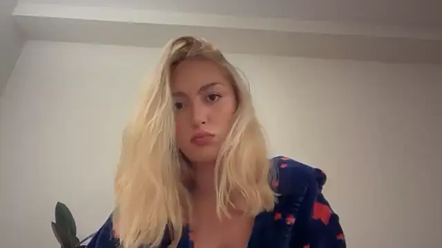 Kitty Swetty online show from 10, 11, 2025