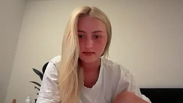 Kitty Swetty online show from 26, 6, 2026