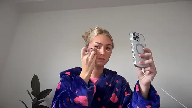 Kitty Swetty online show from 7, 10, 2025