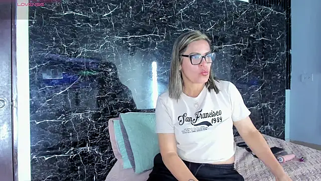 Agatha Pleasure online show from 29, 4, 2026