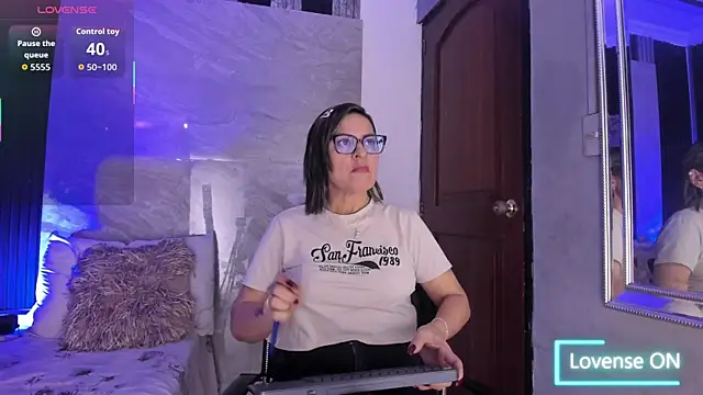 Agatha Pleasure online show from 25, 9, 2025