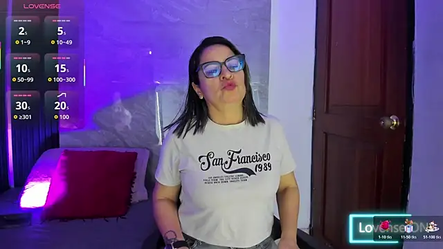 Agatha Pleasure online show from 17, 12, 2025