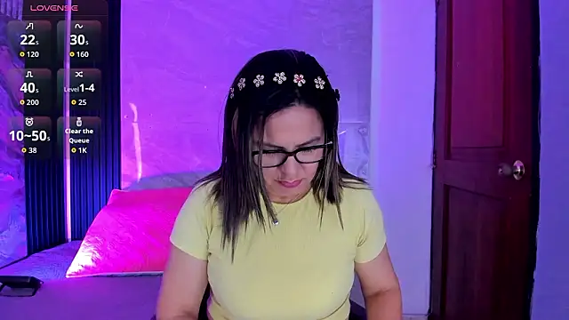 Agatha Pleasure online show from 4, 3, 2026