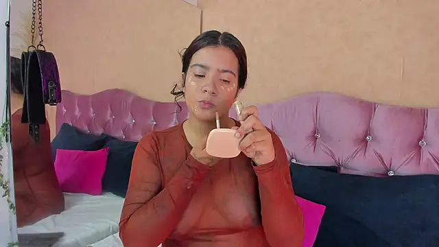 KARINAJTORRES online show from 17, 4, 2026