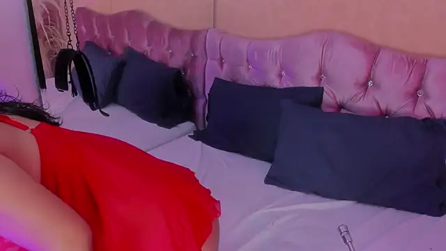 Snapshot of KARINAJTORRES chatting on 7, 10, 2025 KARINAJTORRES online show from 7, 10, 2025