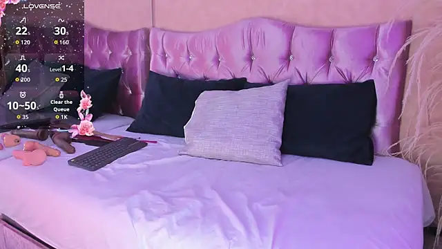 Snapshot of KARINAJTORRES chatting on 1, 10, 2025 KARINAJTORRES online show from 1, 10, 2025