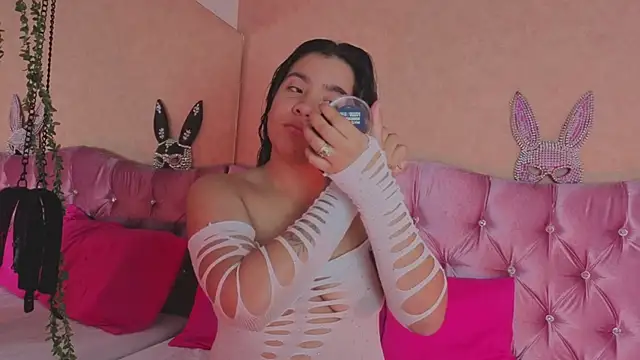 Snapshot of KARINAJTORRES chatting on 5, 12, 2025 KARINAJTORRES online show from 5, 12, 2025