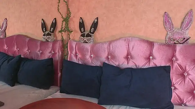 Snapshot of KARINAJTORRES chatting on 17, 12, 2025 KARINAJTORRES online show from 17, 12, 2025