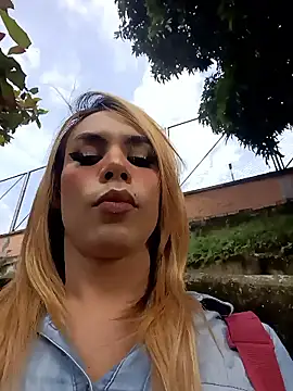 Snapshot of Daliana_Gounbolt chatting on 7, 11, 2025 Daliana Gounbolt online show from 7, 11, 2025