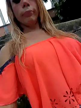 Snapshot of Daliana_Gounbolt chatting on 5, 11, 2025 Daliana Gounbolt online show from 5, 11, 2025