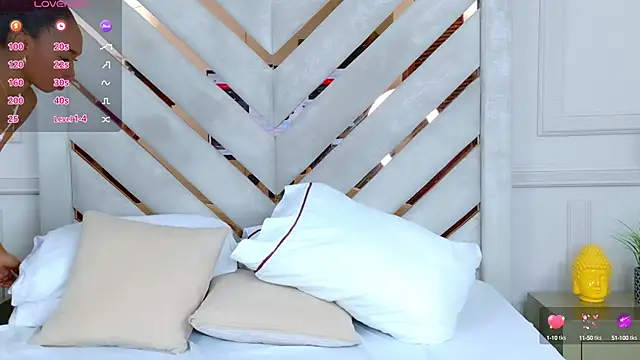 Agatha-Adams online show from 26, 9, 2025