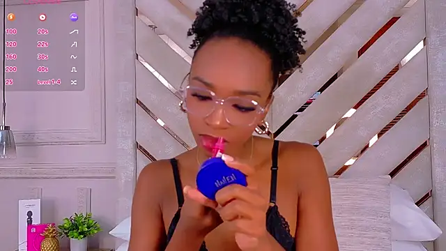 Agatha-Adams online show from 4, 11, 2025