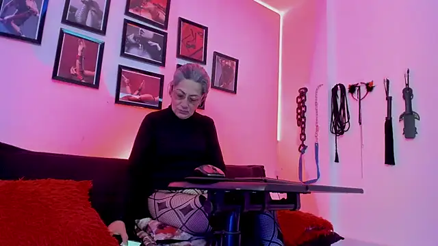 MistressNyx cg online show from 6, 11, 2025