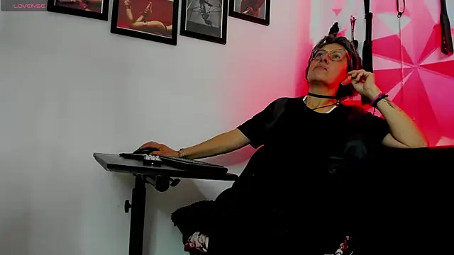 MistressNyx cg online show from 4, 10, 2025