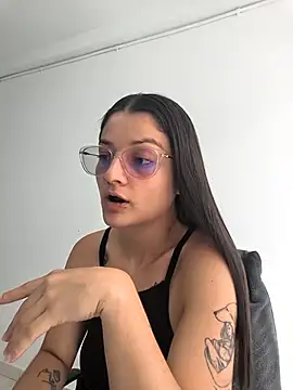 Coralinne   online show from 18, 4, 2026