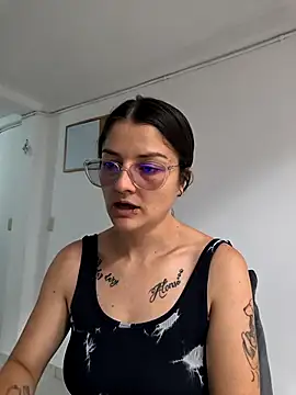 Coralinne   online show from 4, 5, 2026