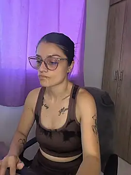 Snapshot of Coralinne__ chatting on 7, 7, 2026 Coralinne online show from 7, 7, 2026
