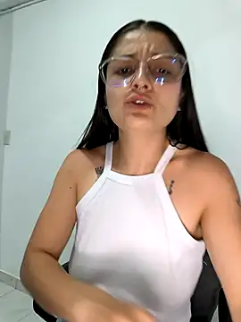 Coralinne   online show from 22, 4, 2026