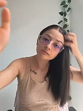Coralinne   online show from 10, 5, 2026