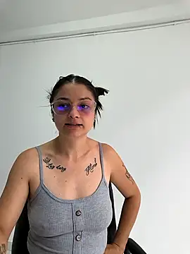 Coralinne   online show from 1, 4, 2026