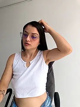 Coralinne   online show from 7, 4, 2026