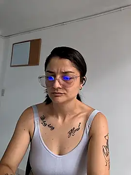 Coralinne   online show from 2, 5, 2026