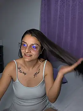 Snapshot of Coralinne__ chatting on 5, 6, 2026 Coralinne online show from 5, 6, 2026