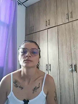 Snapshot of Coralinne__ chatting on 3, 7, 2026 Coralinne online show from 3, 7, 2026