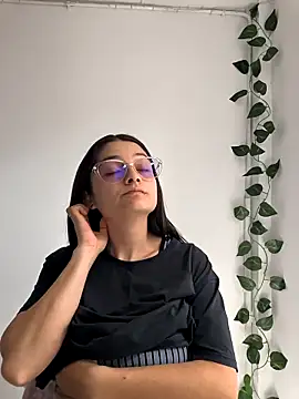 Coralinne   online show from 8, 5, 2026