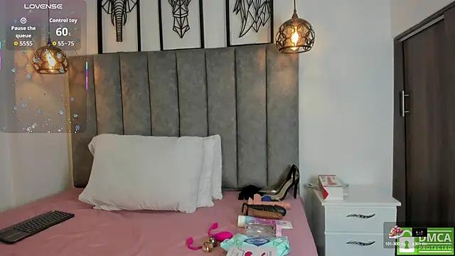 Gia Scott online show from 26, 9, 2025